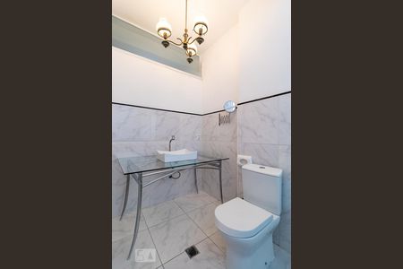 Apartamento à venda com 167m², 3 quartos e 1 vaga Apartamento à venda com 167m², 3 quartos e 1 vagaBanheiro da suíte