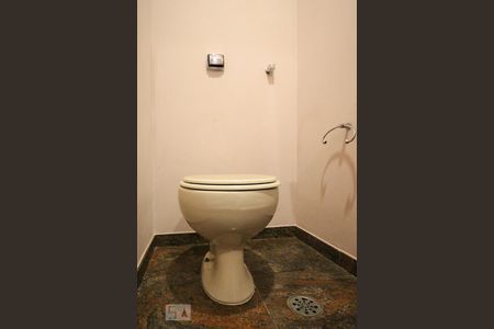 Lavabo de apartamento à venda com 3 quartos, 100m² em Itaim Bibi, São Paulo