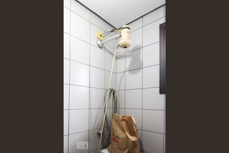 Apartamento para alugar com 100m², 3 quartos e 2 vagasBanheiro de Serviço