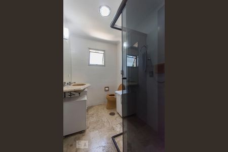 Banheiro de apartamento à venda com 2 quartos, 68m² em Vila Olímpia, São Paulo