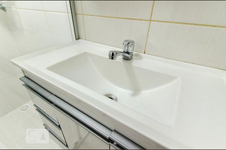 Detalhe do banheiro de kitnet/studio para alugar com 1 quarto, 30m² em Vila Buarque, São Paulo
