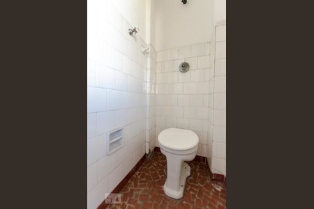 Banheiro de serviço de apartamento para alugar com 2 quartos, 70m² em Bom Retiro, São Paulo