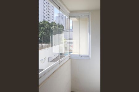 Sacada de apartamento à venda com 1 quarto, 67m² em Vila Hamburguesa, São Paulo