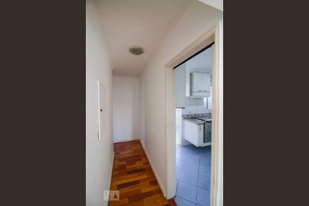 Apartamento para alugar com 98m², 3 quartos e 1 vaga Apartamento para alugar com 98m², 3 quartos e 1 vagaCorredor