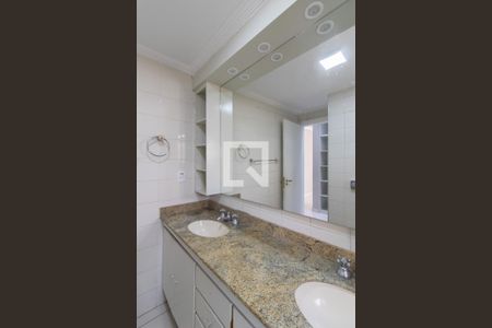 Apartamento para alugar com 178m², 4 quartos e 3 vagasBanheiro da Suíte 1