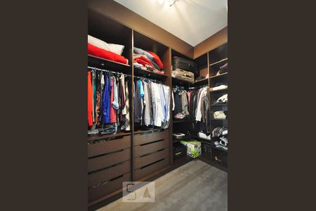 Apartamento à venda com 168m², 3 quartos e 3 vagascloset