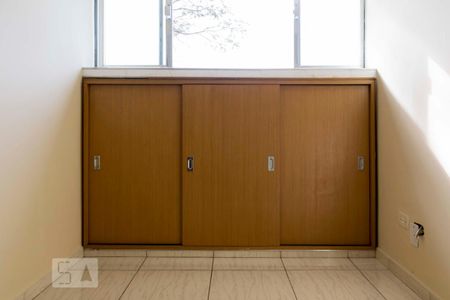 Apartamento para alugar com 60m², 3 quartos e 1 vagaQuarto 2 (Armários)