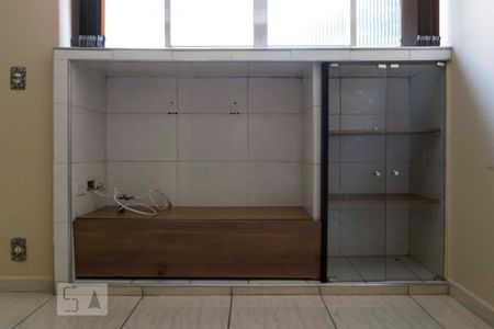 Sala (Armários) de apartamento para alugar com 3 quartos, 60m² em Parque Cecap, Guarulhos