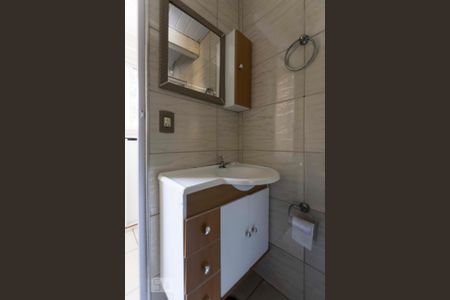Banheiro social (Armários) de apartamento para alugar com 3 quartos, 60m² em Parque Cecap, Guarulhos