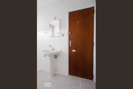 Banheiro de kitnet/studio para alugar com 1 quarto, 50m² em Centro, Campinas
