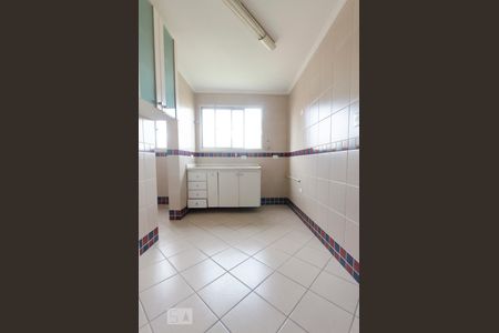 Cozinha de apartamento para alugar com 2 quartos, 65m² em Santa Teresinha, São Paulo
