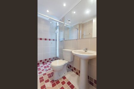 Banheiro de apartamento para alugar com 2 quartos, 65m² em Santa Teresinha, São Paulo