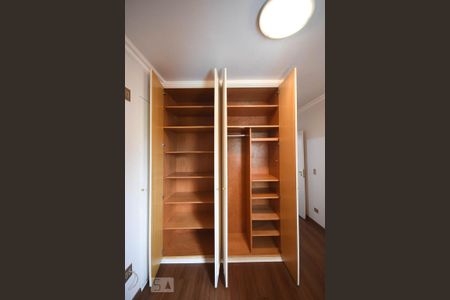 Apartamento para alugar com 125m², 3 quartos e 3 vagasArmário da Suíte 1