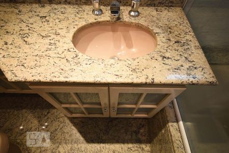 Apartamento para alugar com 125m², 3 quartos e 3 vagasDetalhe do Banheiro Suíte 3