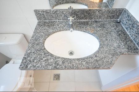 detalhe do banheiro de apartamento à venda com 2 quartos, 45m² em Vila Suzana, São Paulo