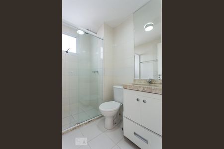 Apartamento à venda com 63m², 2 quartos e 1 vaga Apartamento à venda com 63m², 2 quartos e 1 vagaBanheiro da suíte