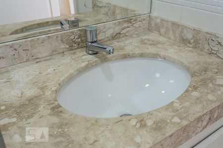 Apartamento à venda com 63m², 2 quartos e 1 vaga Apartamento à venda com 63m², 2 quartos e 1 vagaBanheiro da suíte