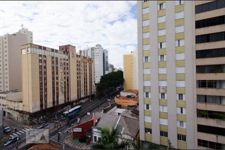 Vista da varanda de apartamento para alugar com 2 quartos, 67m² em Centro, Campinas