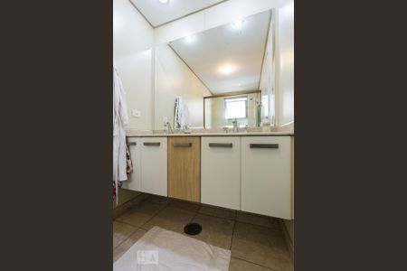 Apartamento para alugar com 200m², 4 quartos e 3 vagasBanheiro da suíte 2