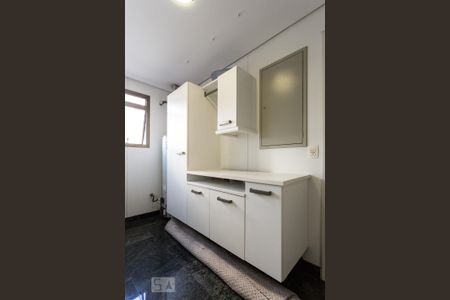 Apartamento para alugar com 200m², 4 quartos e 3 vagasÁrea de serviço