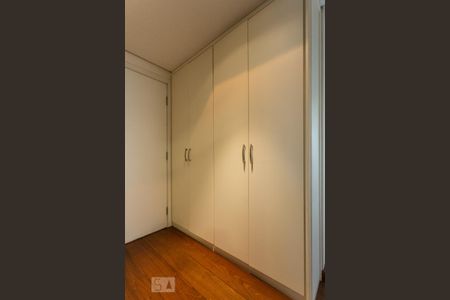 Apartamento para alugar com 200m², 4 quartos e 3 vagasCorredor