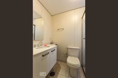 Apartamento para alugar com 200m², 4 quartos e 3 vagasBanheiro da suíte 1