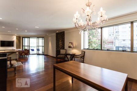 Sala de apartamento para alugar com 4 quartos, 200m² em Indianópolis, São Paulo
