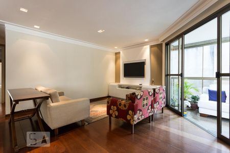 Sala de apartamento para alugar com 4 quartos, 200m² em Indianópolis, São Paulo