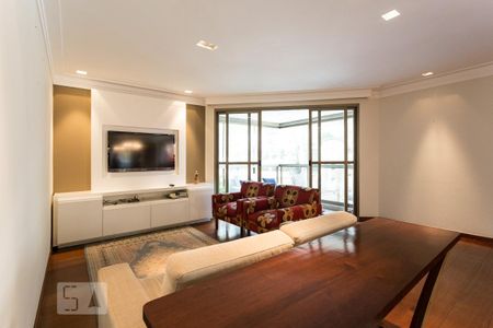 Sala de apartamento para alugar com 4 quartos, 200m² em Indianópolis, São Paulo