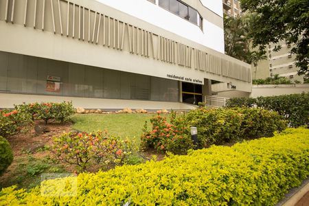 Apartamento à venda com 72m², 2 quartos e 1 vagaFrente do Prédio