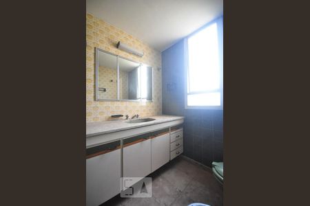 Apartamento à venda com 200m², 4 quartos e 2 vagasbanheiro suíte 3