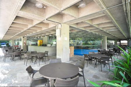 Apartamento à venda com 200m², 4 quartos e 2 vagasespaço bar