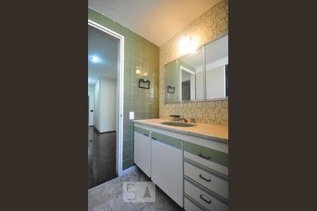 Apartamento à venda com 200m², 4 quartos e 2 vagasbanheiro suíte 1