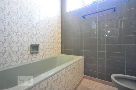 banheiro de apartamento à venda com 4 quartos, 200m² em Vila Suzana, São Paulo