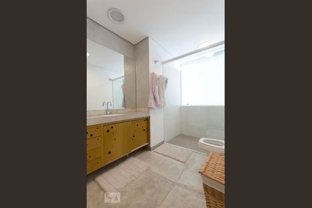 Banheiro de apartamento à venda com 2 quartos, 138m² em Perdizes, São Paulo