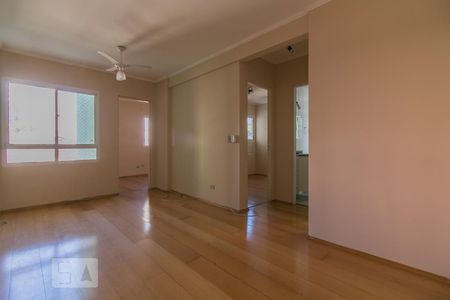 Sala de apartamento para alugar com 3 quartos, 72m² em Vila Bastos, Santo André