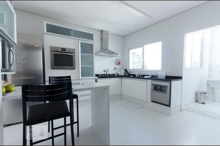 Apartamento à venda com 236m², 2 quartos e 1 vagaCozinha