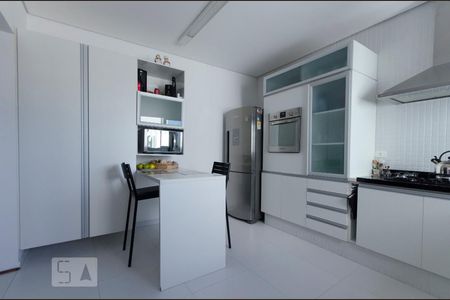Apartamento à venda com 236m², 2 quartos e 1 vagaCozinha