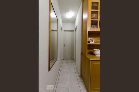 Corredor de apartamento para alugar com 2 quartos, 62m² em Continental, Osasco