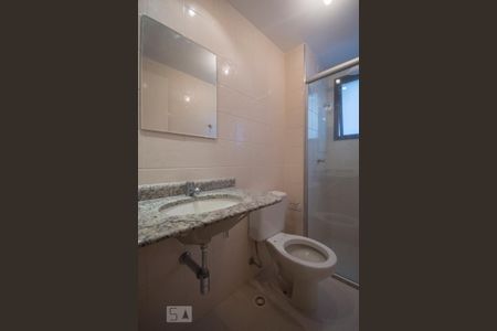 Banheiro de apartamento para alugar com 2 quartos, 54m² em Vila do Encontro, São Paulo