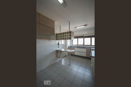Apartamento à venda com 134m², 4 quartos e 3 vagasCozinha
