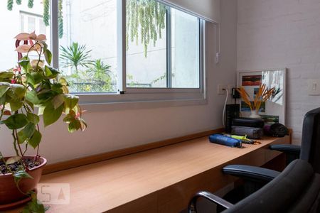 Apartamento à venda com 77m², 1 quarto e sem vagaEscritório