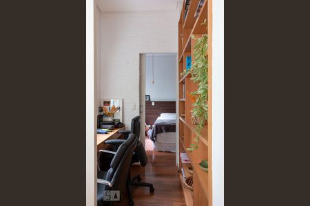 Apartamento à venda com 77m², 1 quarto e sem vagaEscritório