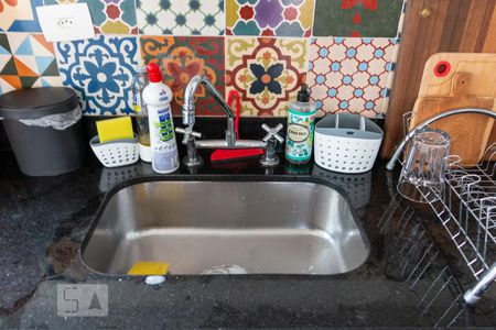 Apartamento à venda com 77m², 1 quarto e sem vagaPia