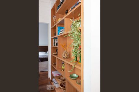 Apartamento à venda com 77m², 1 quarto e sem vagaEstante do escritório