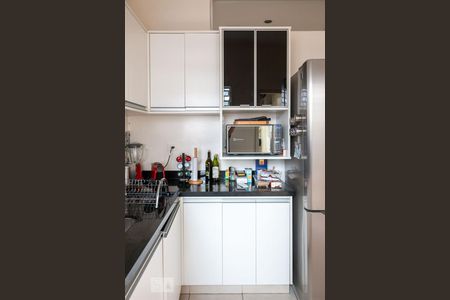 Apartamento à venda com 77m², 1 quarto e sem vagaArmário