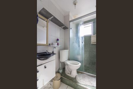 Banheiro de apartamento para alugar com 2 quartos, 49m² em Bom Retiro, São Paulo