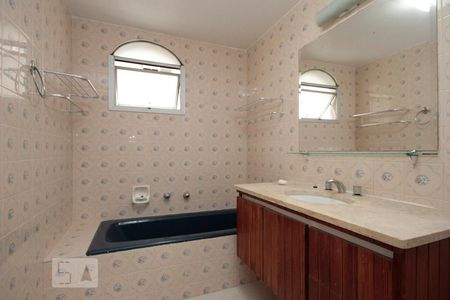 Apartamento à venda com 189m², 3 quartos e 1 vagaBanheiro da Suíte