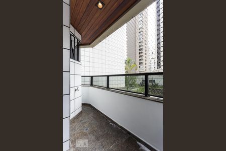 Apartamento à venda com 209m², 4 quartos e 3 vagas Apartamento à venda com 209m², 4 quartos e 3 vagasVaranda