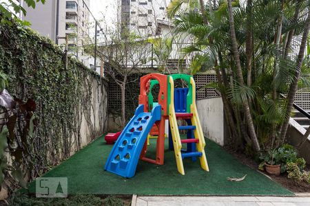 Apartamento à venda com 209m², 4 quartos e 3 vagas Apartamento à venda com 209m², 4 quartos e 3 vagasPlayground